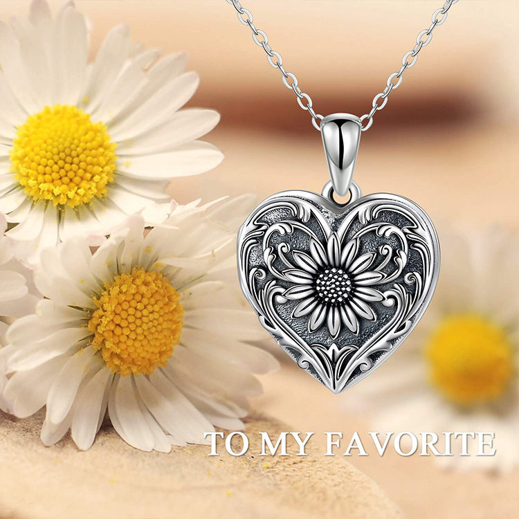 925 Silver Personalized Locket Necklace with Photo - Openable Heart Pendant with Daisy Pattern, Double-Sided Photo Customization, Perfect Christmas Gift for Girlfriend, Wife, or Mother