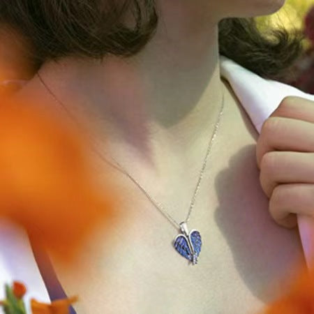 Personalized custom photo necklace - Heart-shaped wing pendant with a photo inside the stone, which can be unfolded