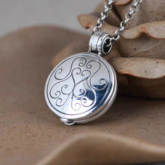 925 Silver Round Photo Locket Necklace with 3D Floral Pattern - Custom Photos & Chain Style Options - Memory Jewelry Gift