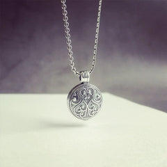 925 Silver Round Photo Locket Necklace with 3D Floral Pattern - Custom Photos & Chain Style Options - Memory Jewelry Gift