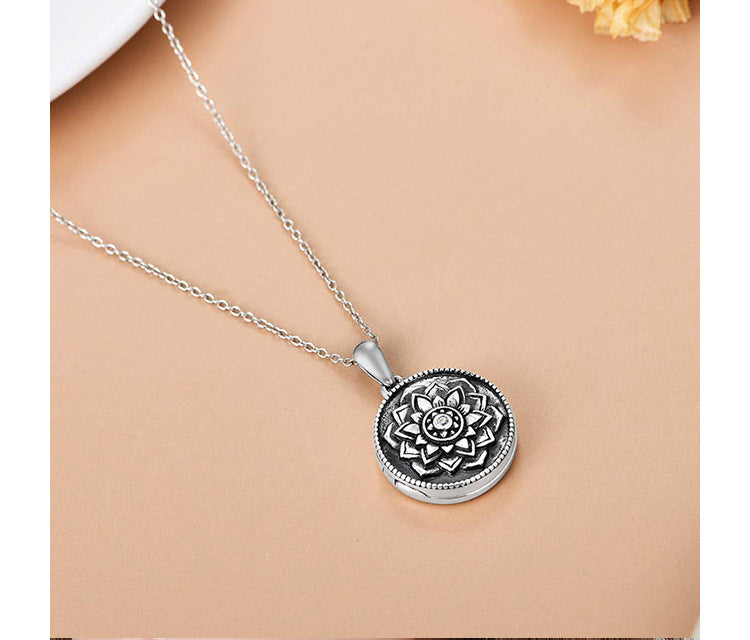 925 Silver Personalized Locket Necklace with Photo - Openable Round Pendant with Daisy Design, Double-Sided Photo Customization, Perfect Christmas Gift for Girlfriend, Wife, or Mother