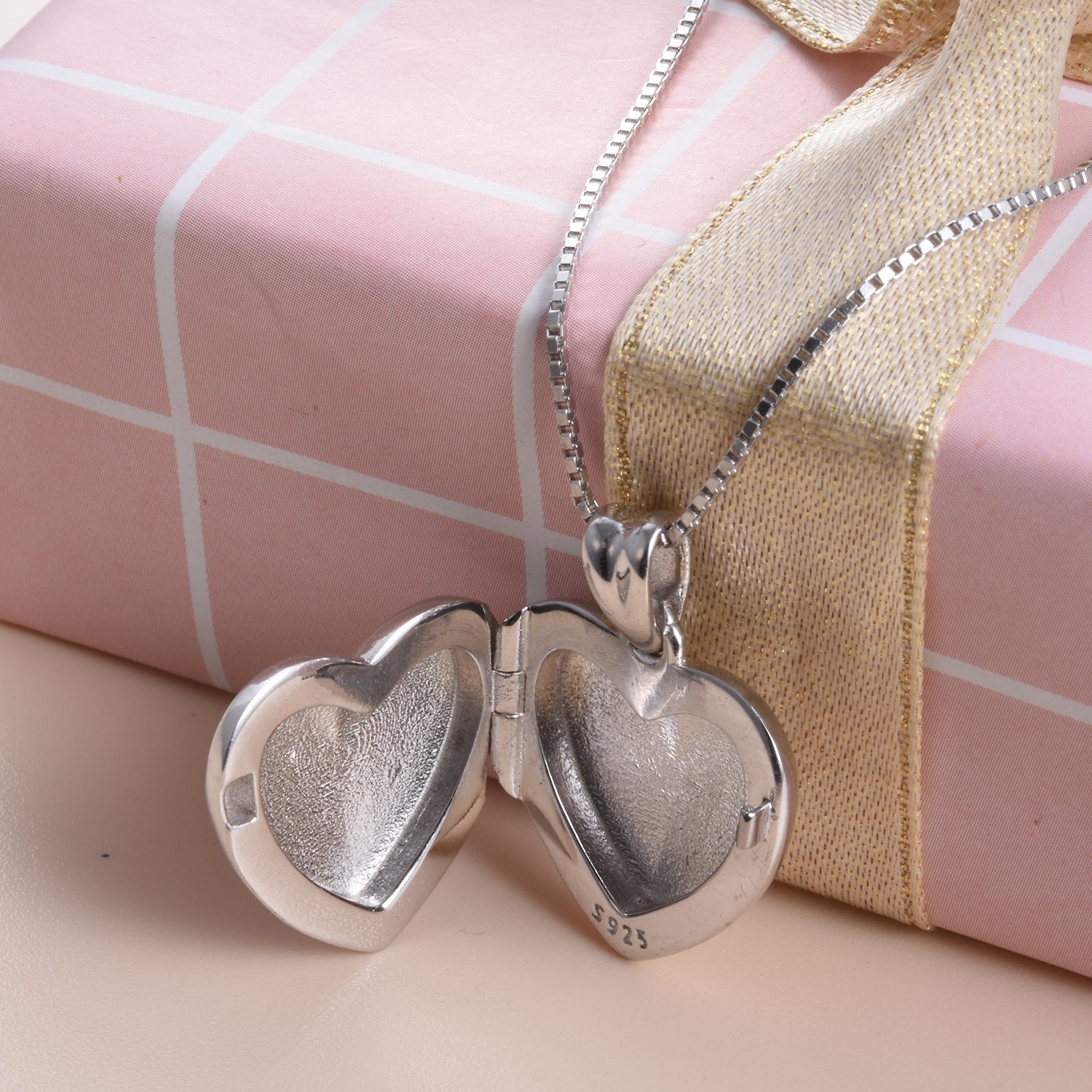 925 Silver Personalized Locket Necklace with Photo - Openable Heart Pendant, Double Picture Insert, Ideal Christmas Gift for Girlfriend, Wife, or Mother